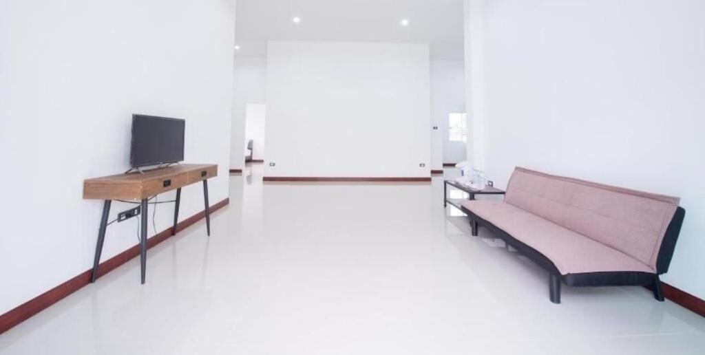 Bees Smile Hotel تْشينيغْرايْ المظهر الخارجي الصورة